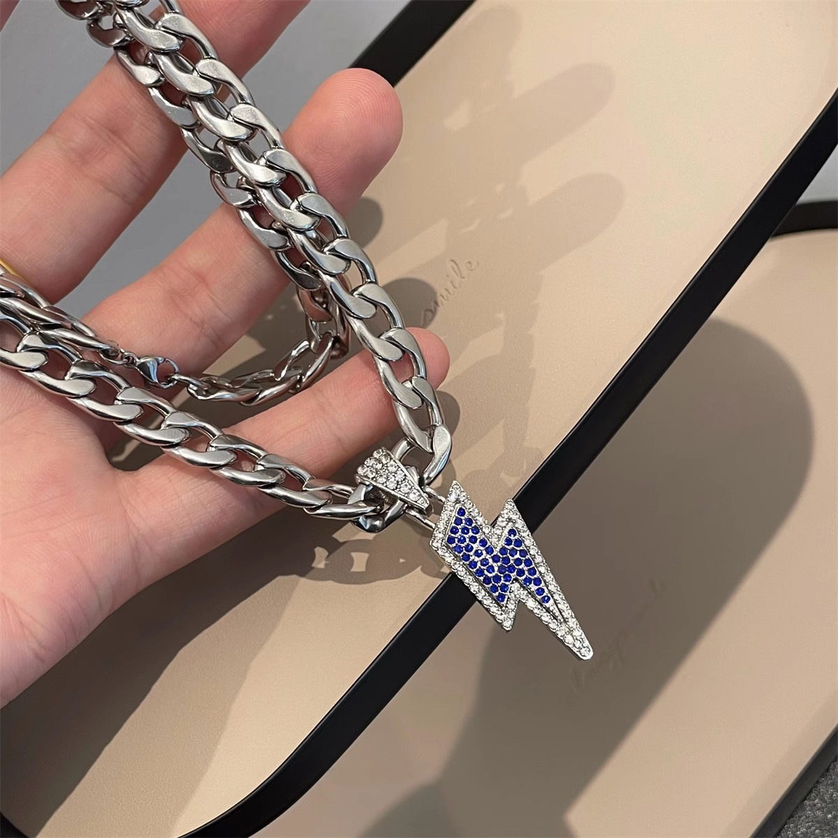 Europese en Amerikaanse hiphop - Men'S Accessories Instagram recensie en prijs